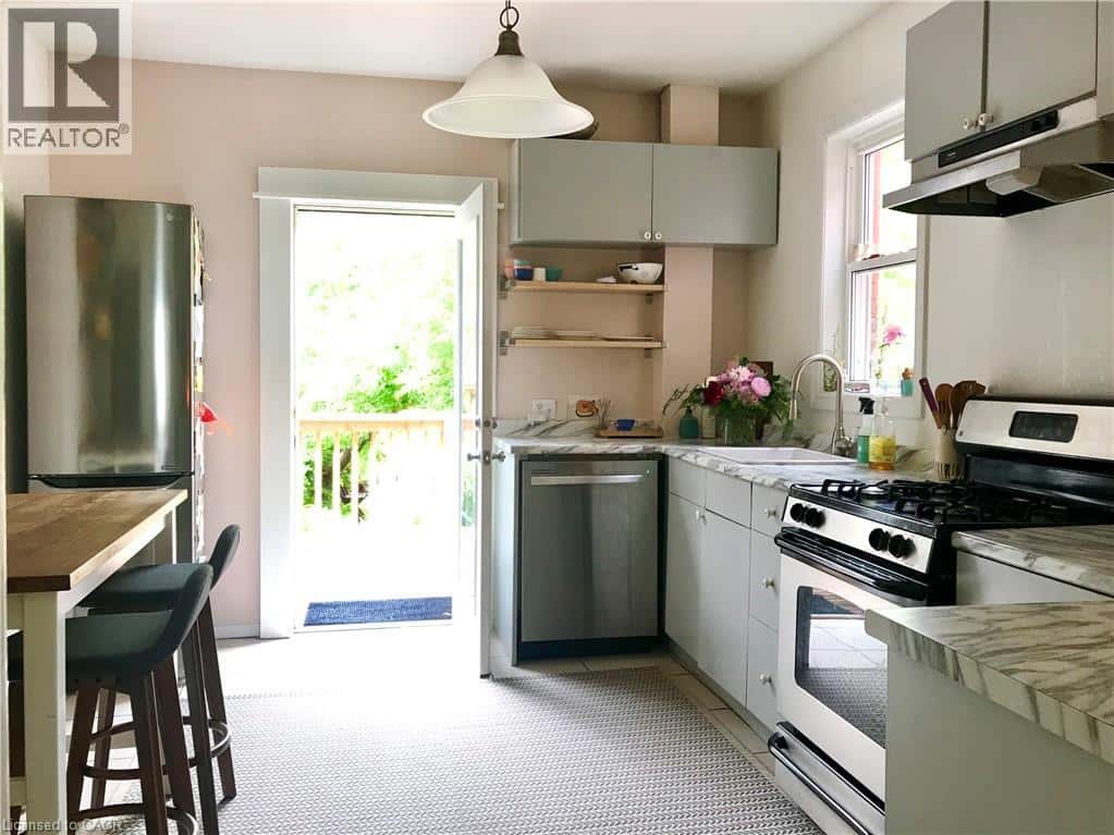 Hamilton — Hamilton - Photo 5 of 9