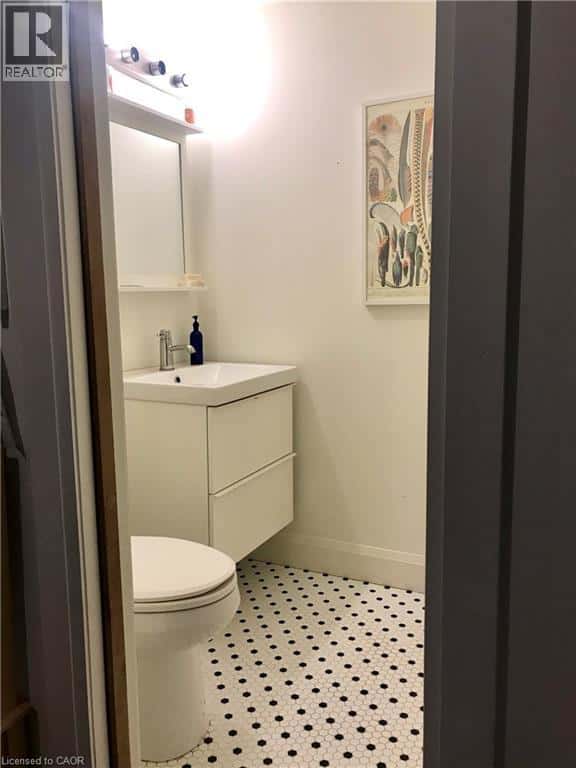 Hamilton — Hamilton - Photo 4 of 9