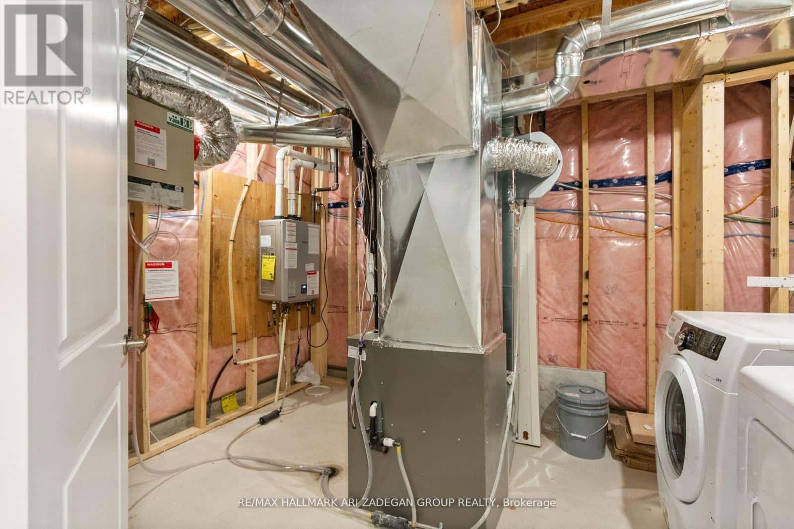 Markham (Cornell) — Markham (Cornell) - Photo 3 of 18