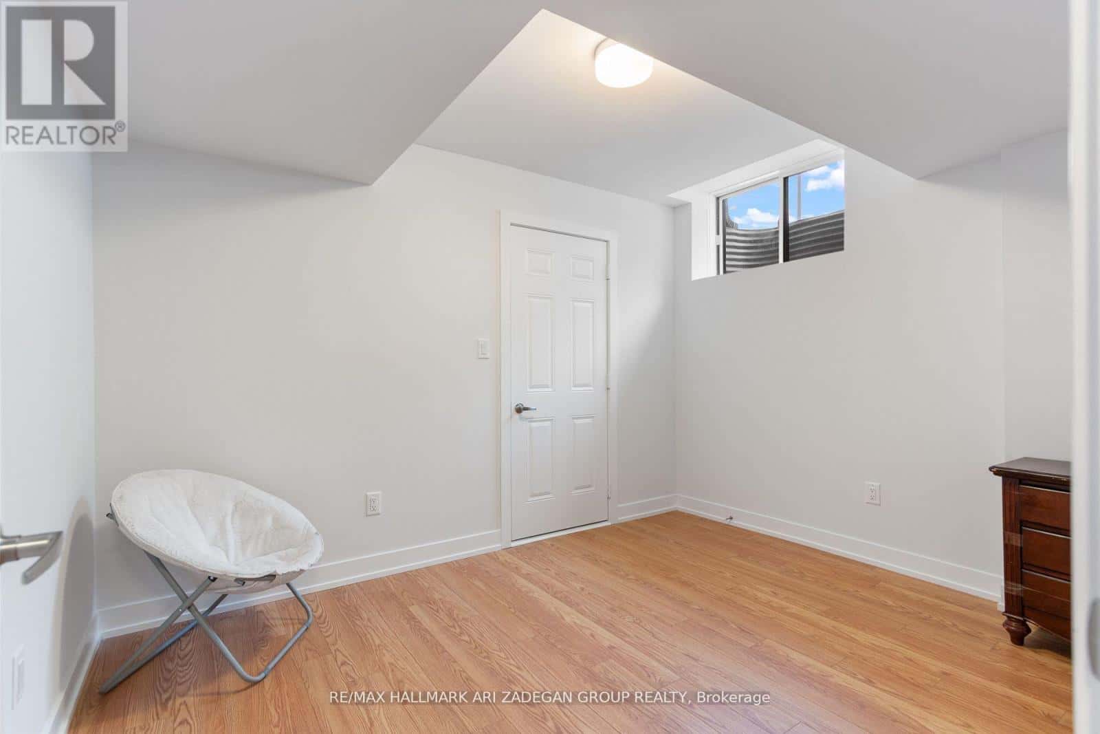 Markham (Cornell) — Markham (Cornell) - Photo 2 of 18