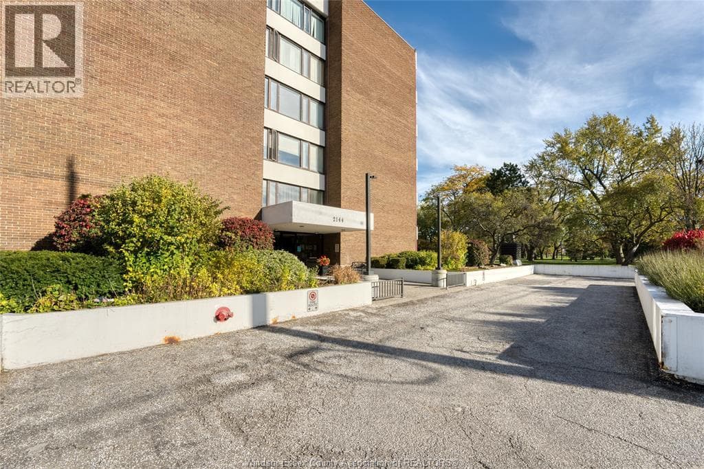 Windsor — Windsor - Main photo