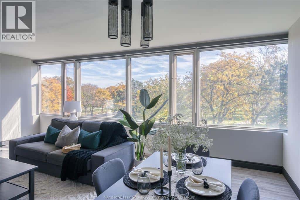 Windsor — Windsor - Photo 4 of 29