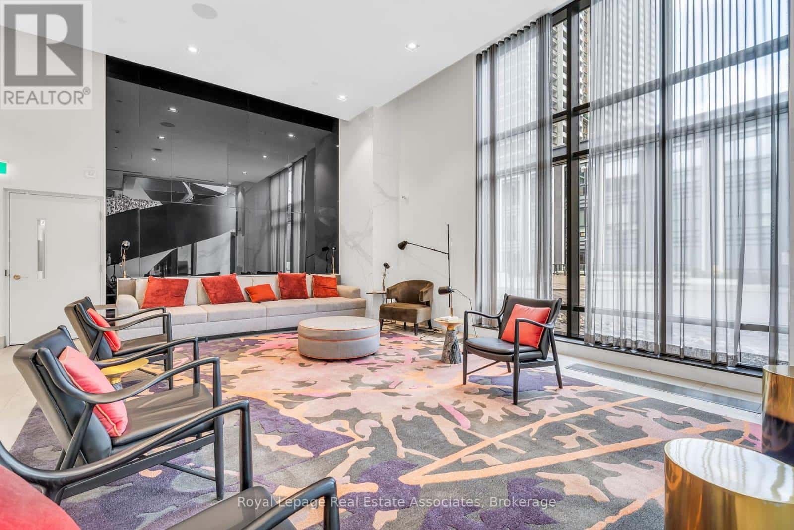 1332 - 5 MABELLE AVENUE — Toronto (Islington-City Centre West) - Photo 4 of 31