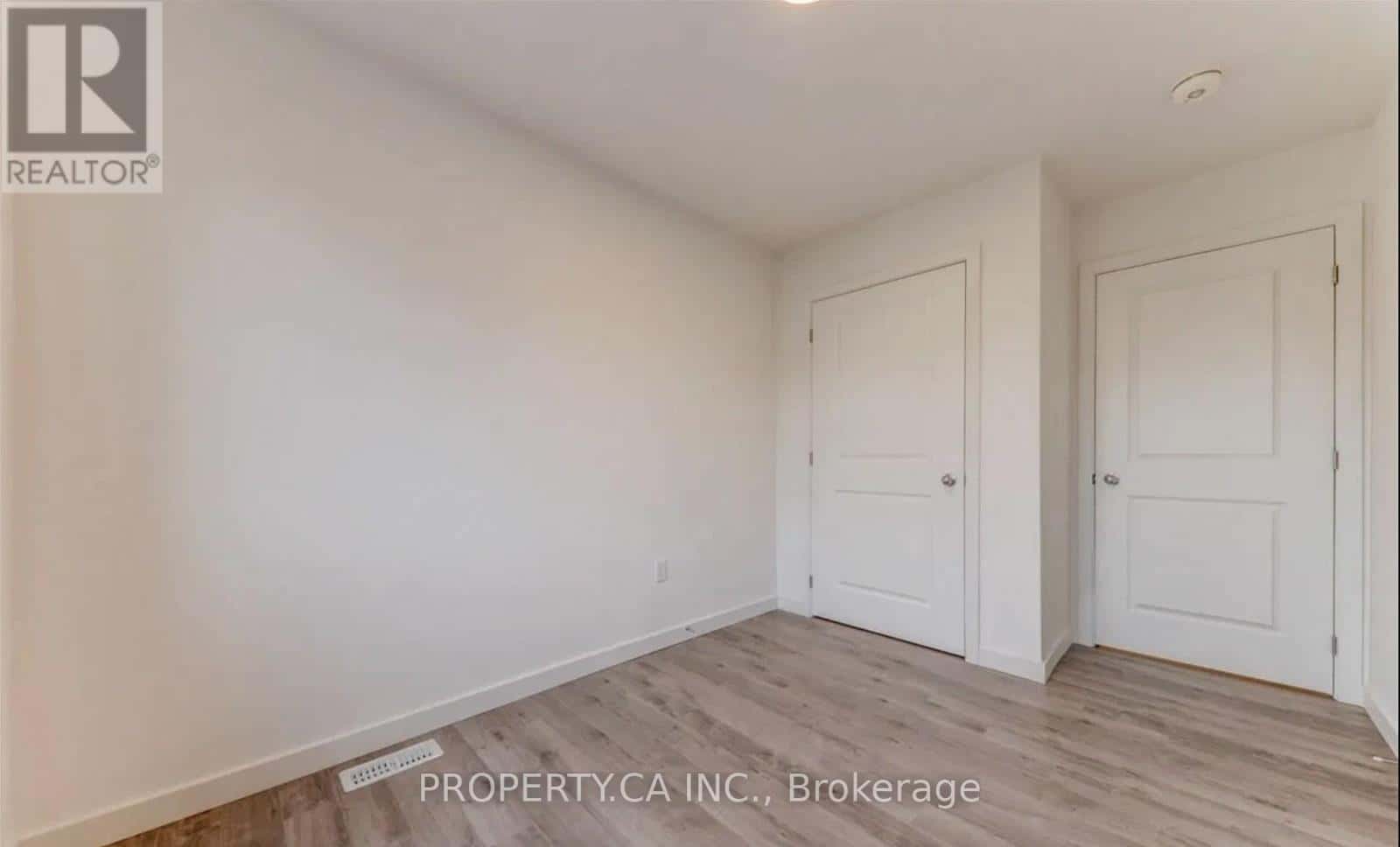 Welland (Broadway) — Welland (Broadway) - Photo 5 of 23