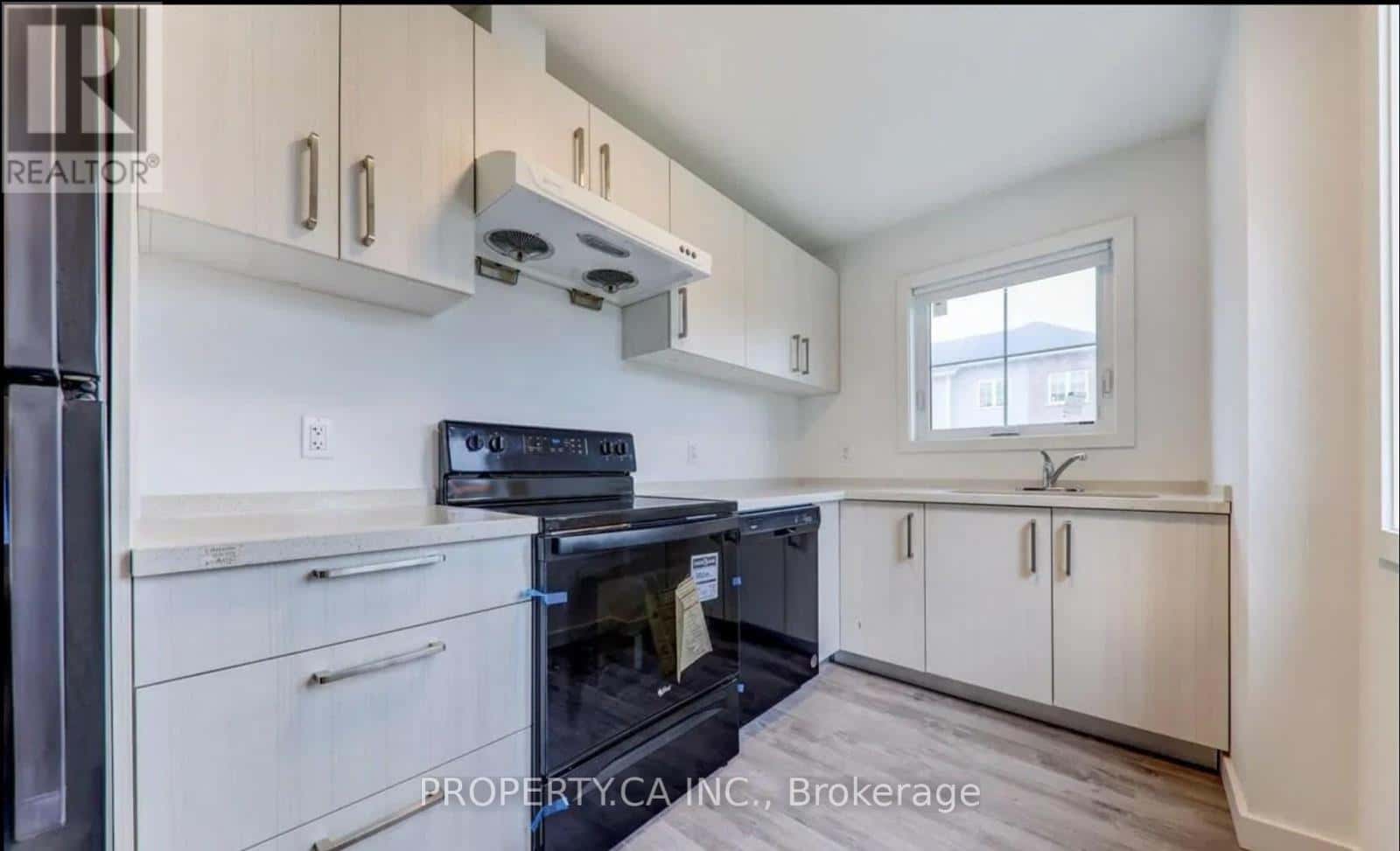 Welland (Broadway) — Welland (Broadway) - Photo 3 of 23