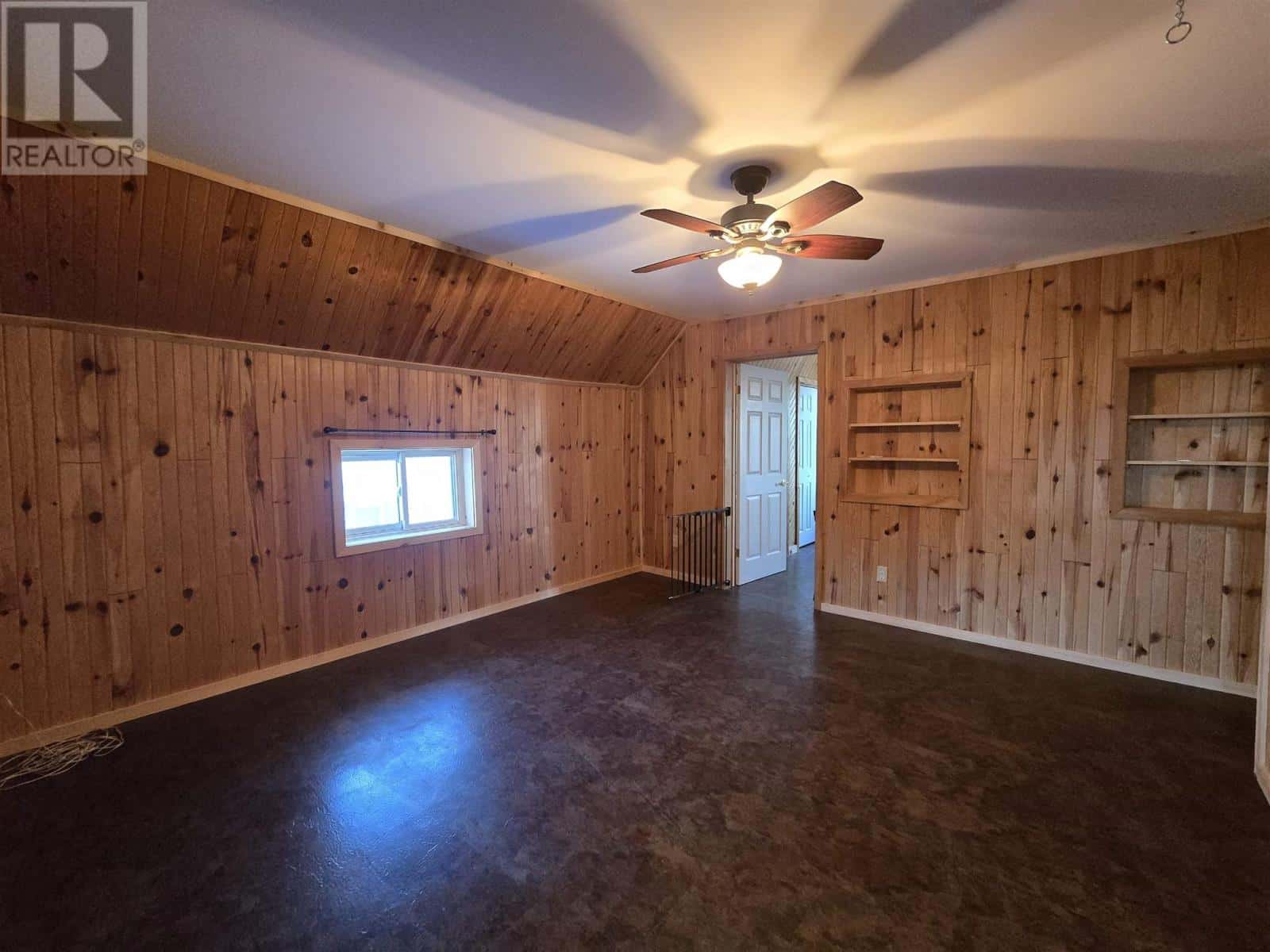 138 Lakeside AVE — Blind River - Photo 3 of 31