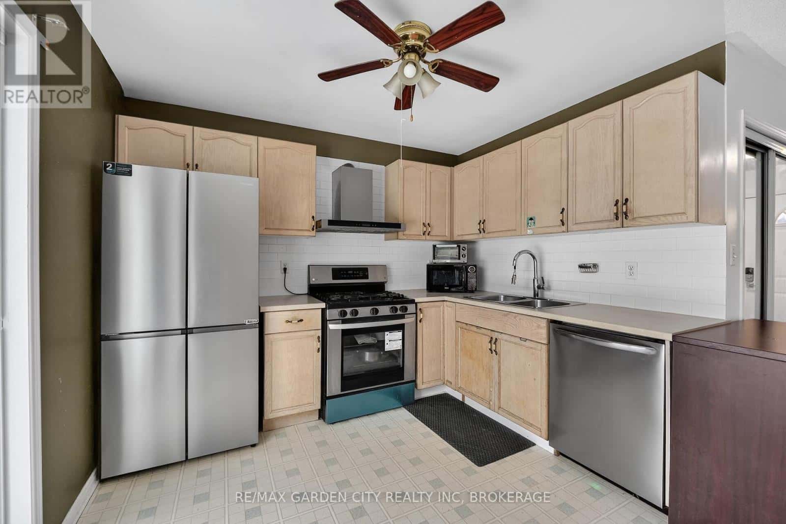 Thorold (Confederation Heights) — Thorold (Confederation Heights) - Photo 3 of 41