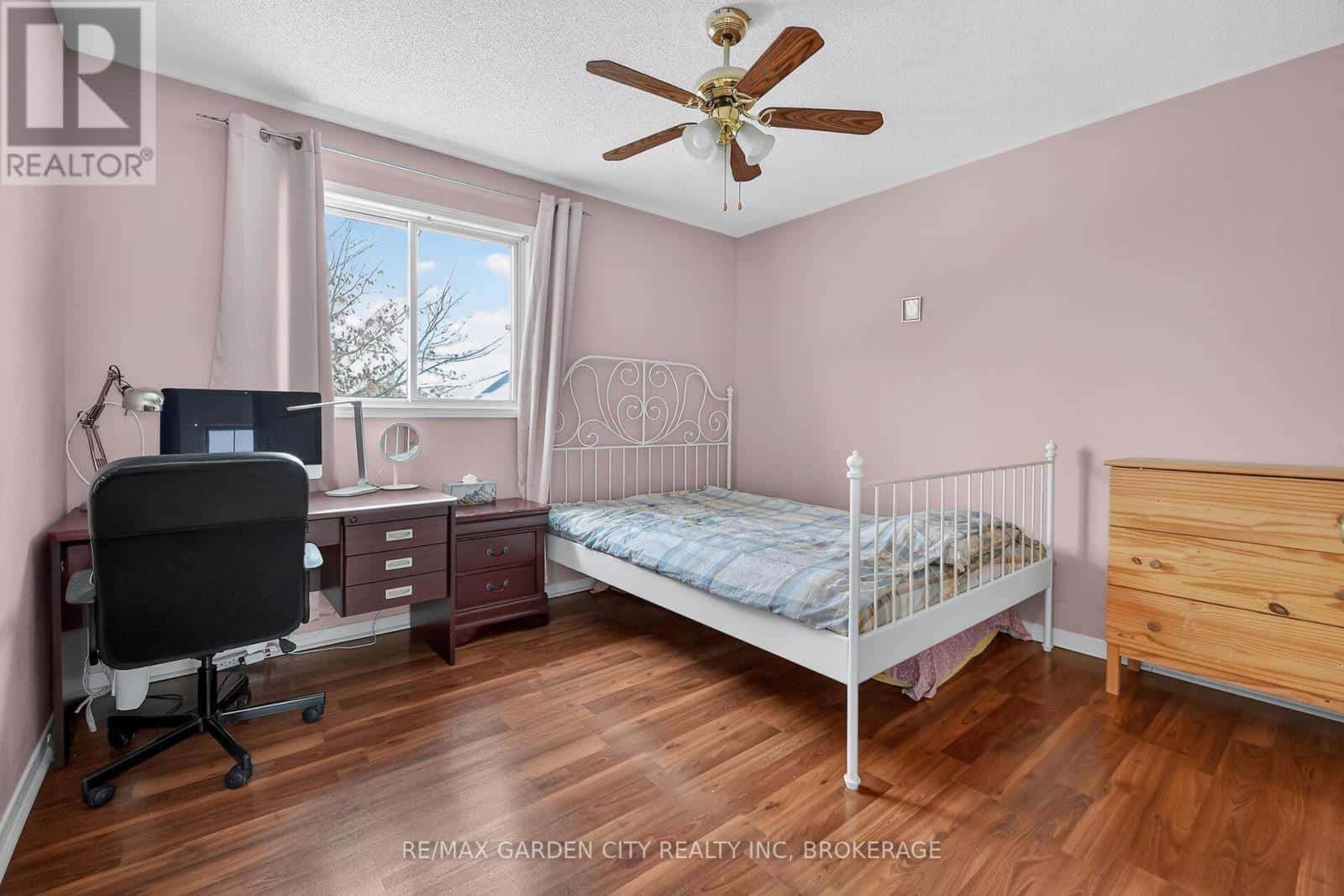 Thorold (Confederation Heights) — Thorold (Confederation Heights) - Photo 4 of 41