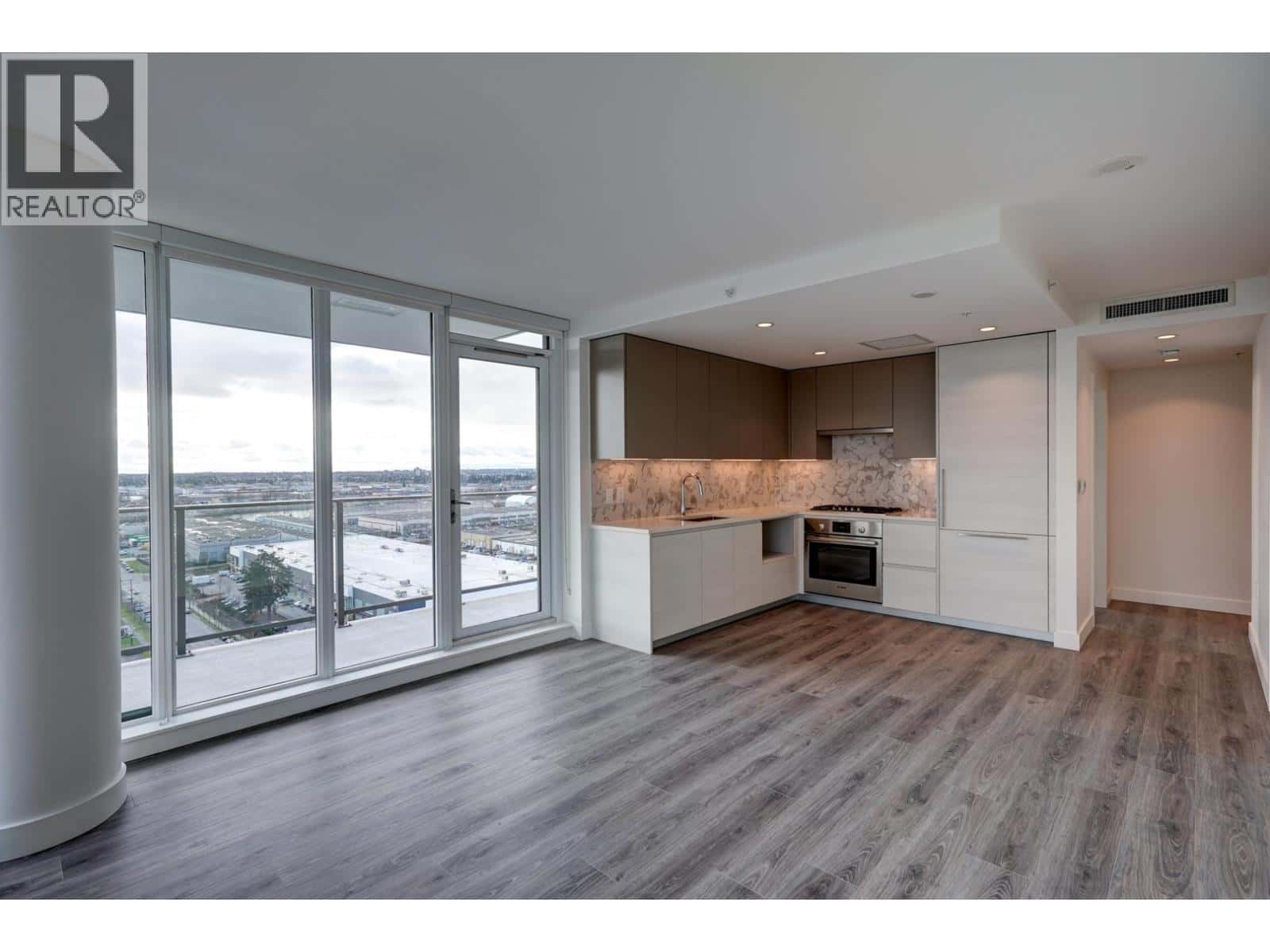 Vancouver — Vancouver - Photo 4 of 31