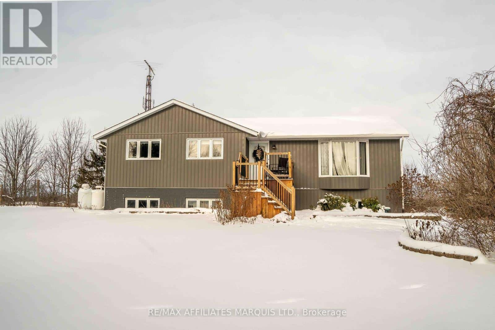 South Stormont — South Stormont - Photo 2 of 48