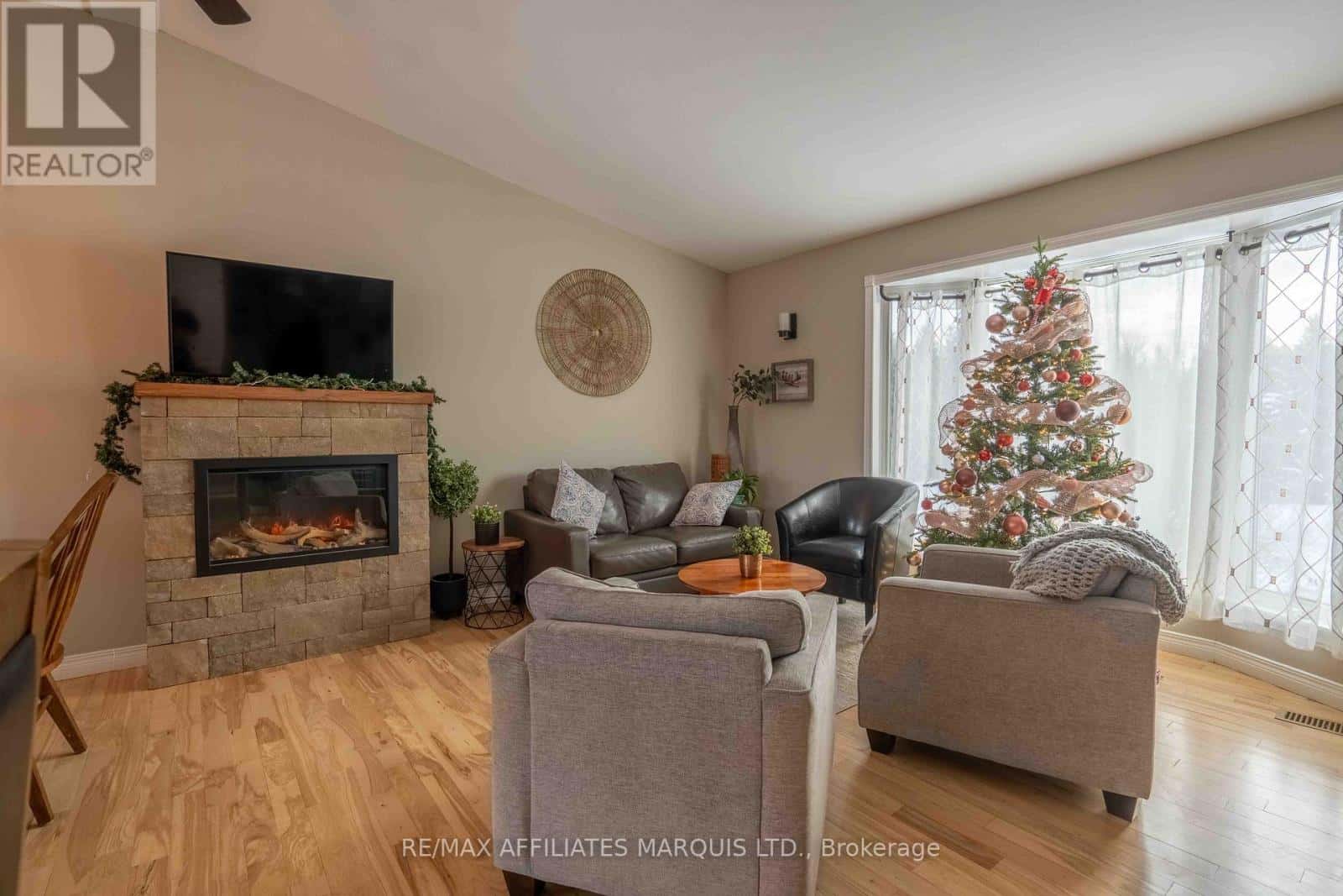 South Stormont — South Stormont - Photo 4 of 48