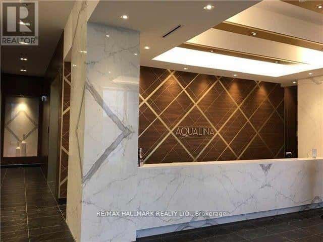 Toronto (Waterfront Communities) — Toronto (Waterfront Communities) - Photo 5 of 12