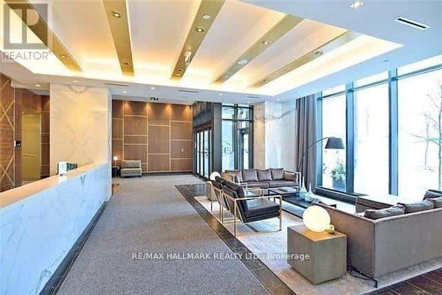 Toronto (Waterfront Communities) — Toronto (Waterfront Communities) - Photo 4 of 12