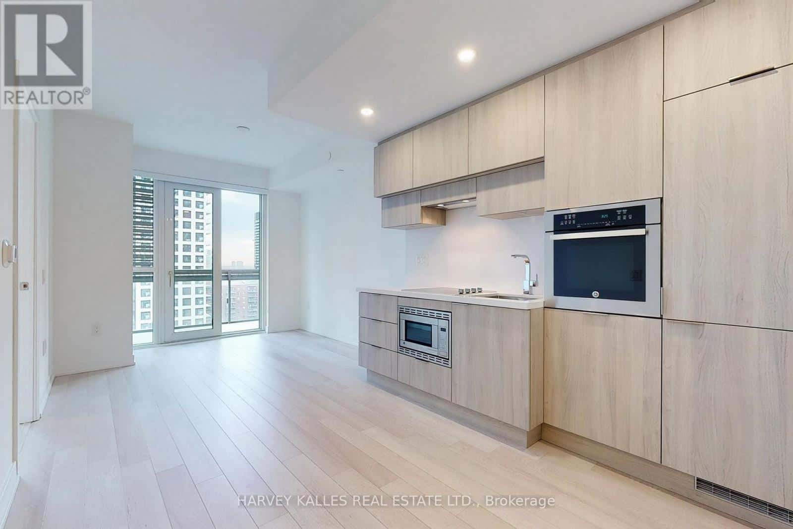 Toronto (Mount Pleasant West) — Toronto (Mount Pleasant West) - Photo 2 of 25