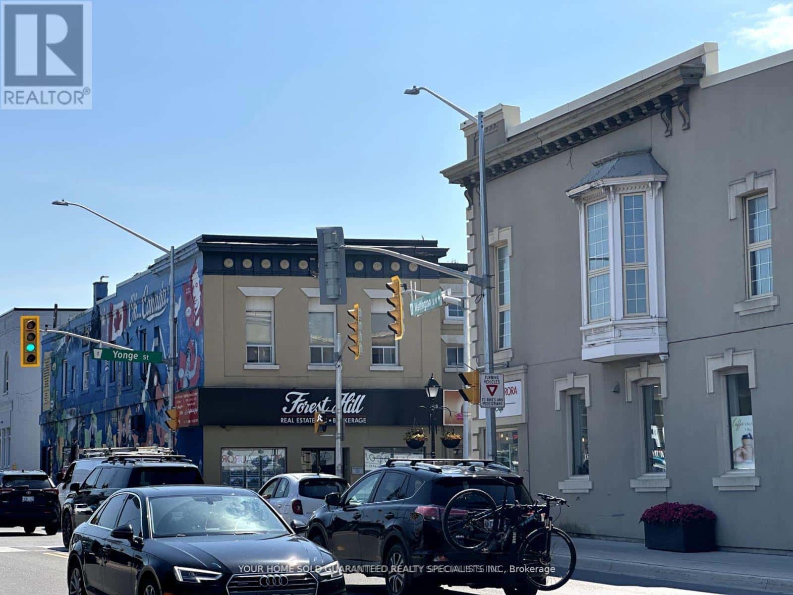 205 - 15242 YONGE STREET — Aurora (Aurora Village) - Photo 2 of 3