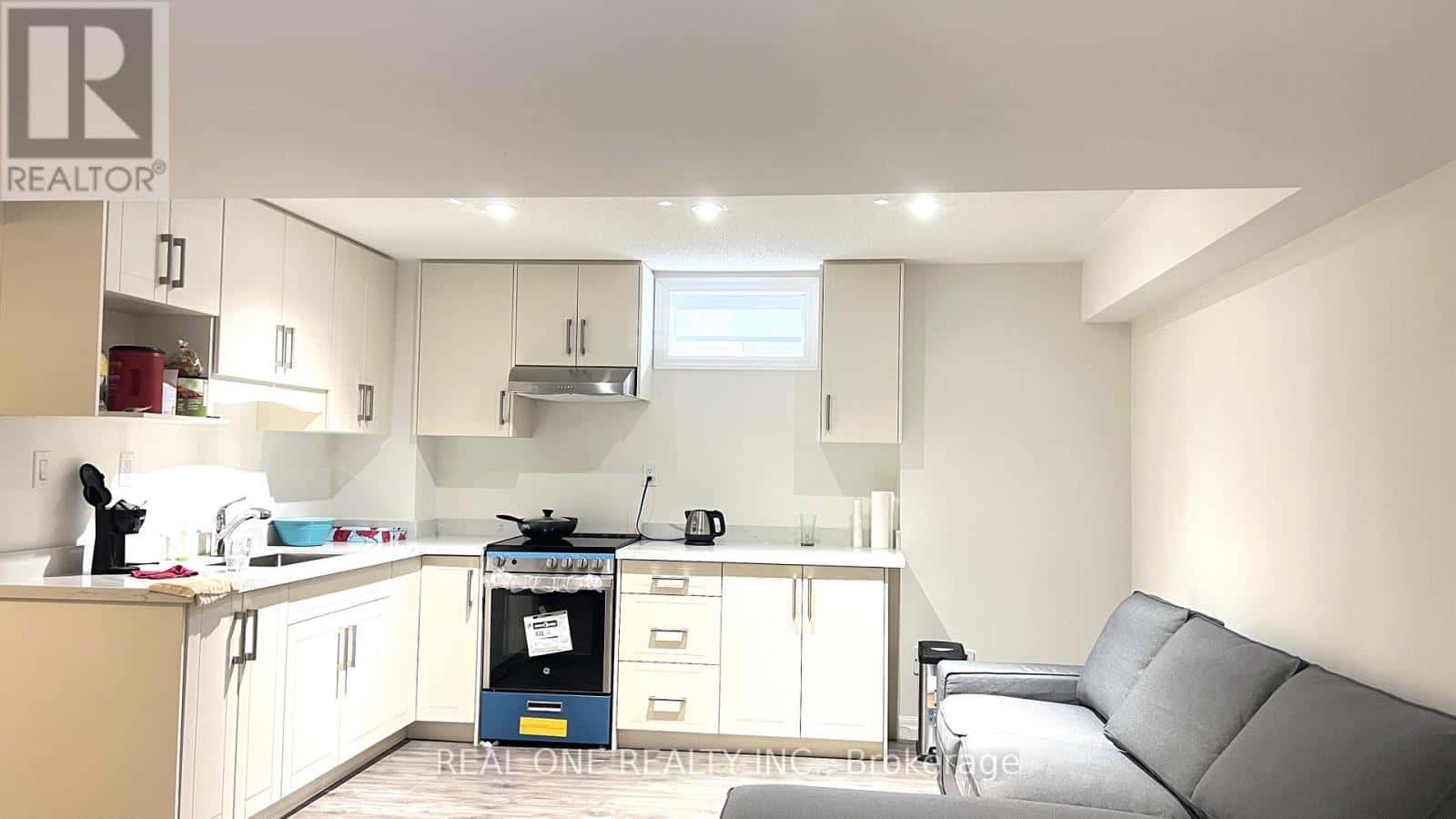 Oakville (GO Glenorchy) — Oakville (GO Glenorchy) - Photo 3 of 8