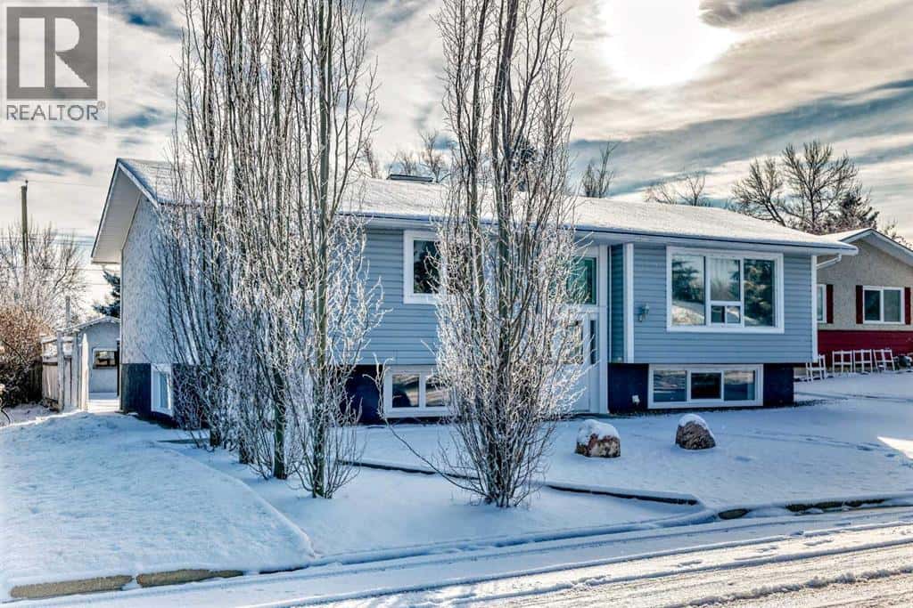 2403 23 Street — Nanton, Alberta - Photo 2 of 37