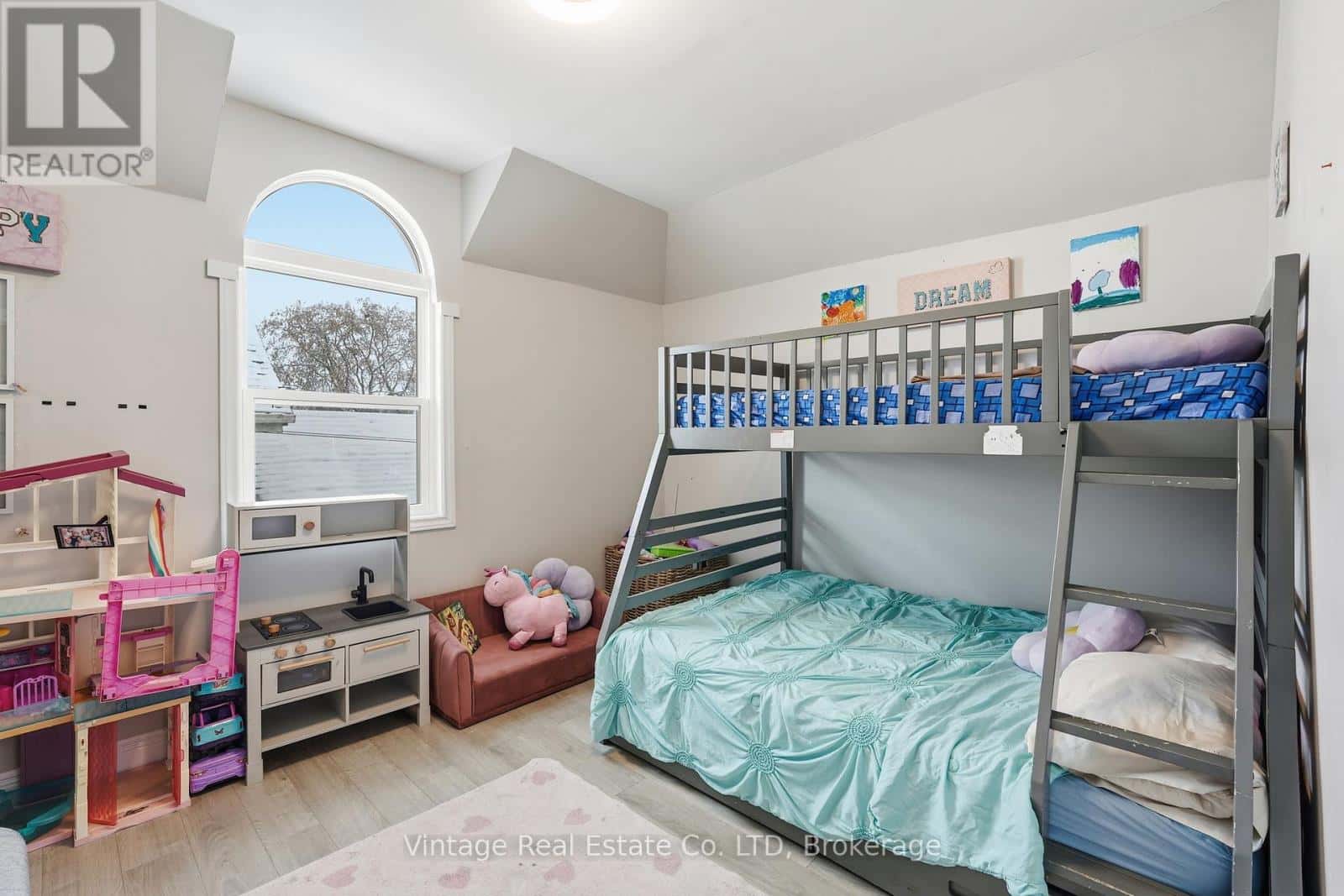 Brantford — Brantford - Photo 3 of 21