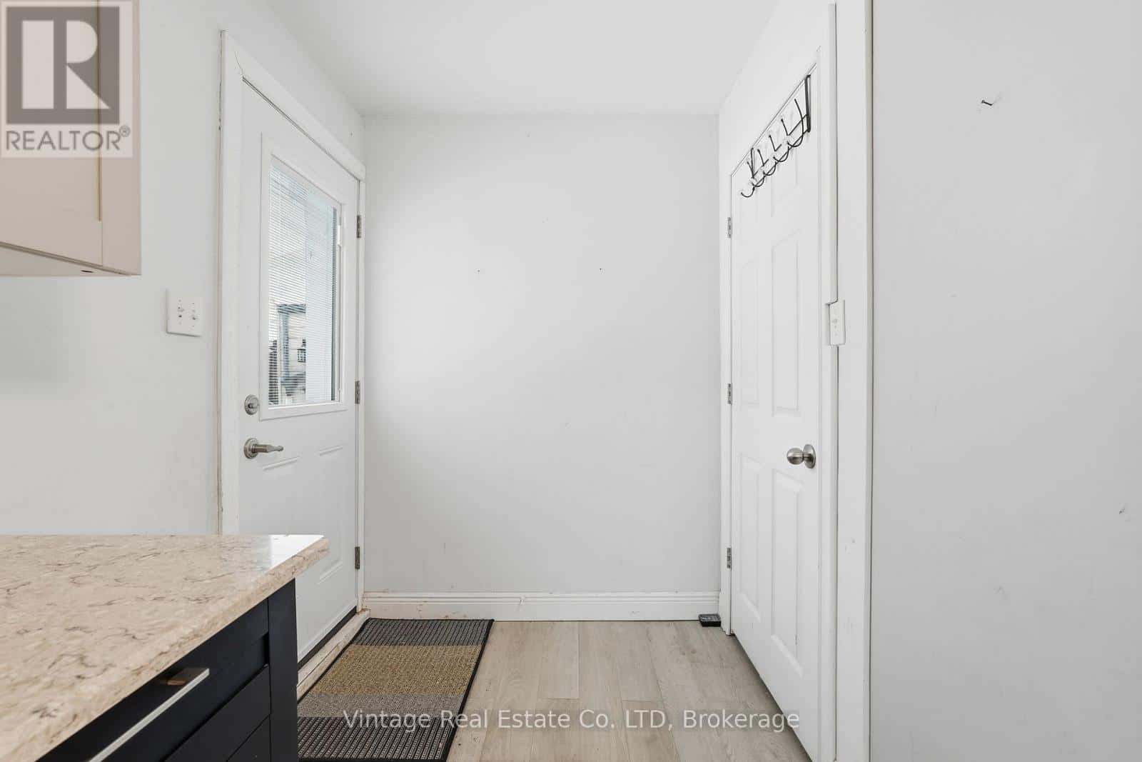 Brantford — Brantford - Photo 4 of 21