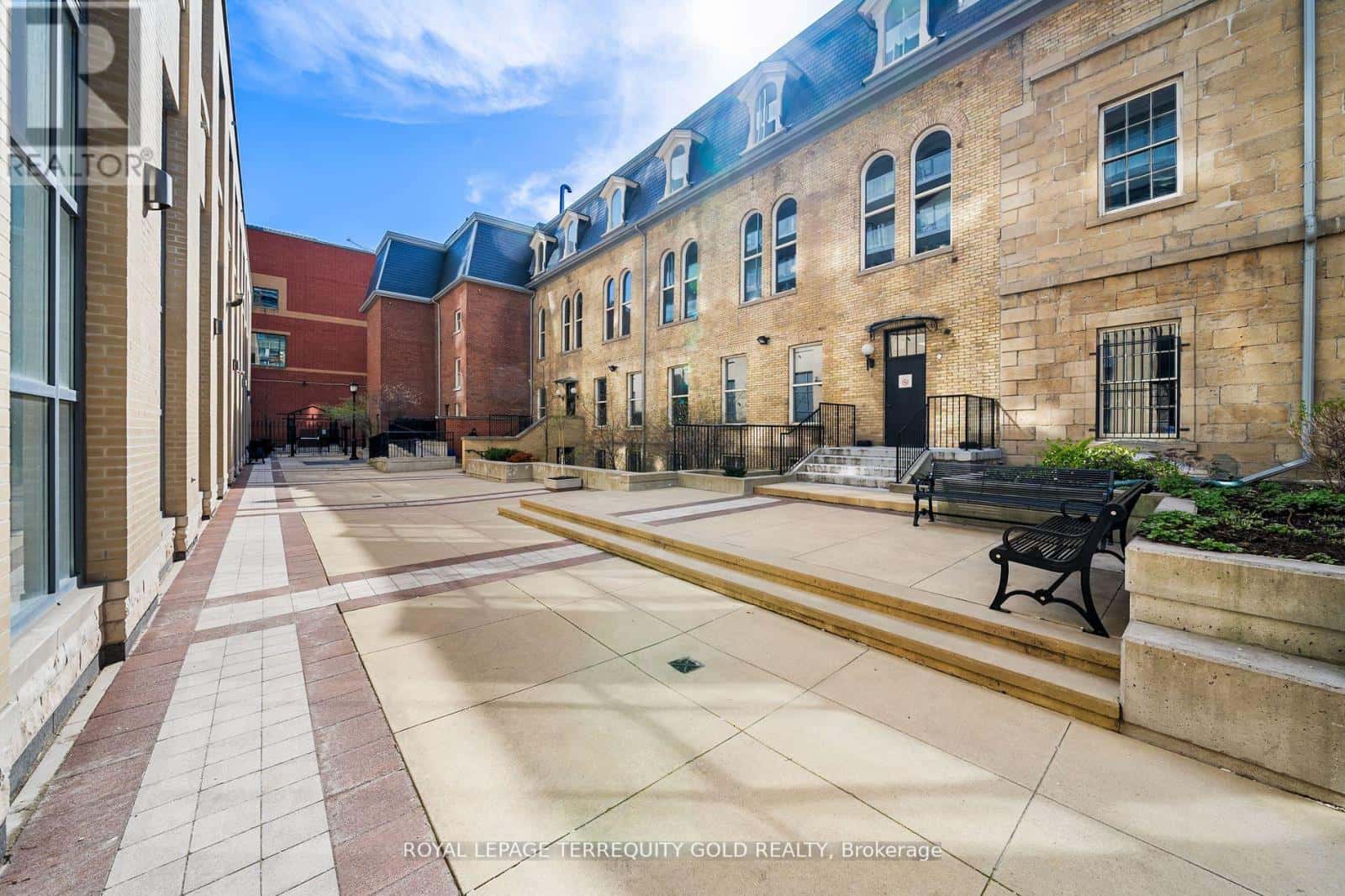 Toronto (Moss Park) — Toronto (Moss Park) - Photo 4 of 36