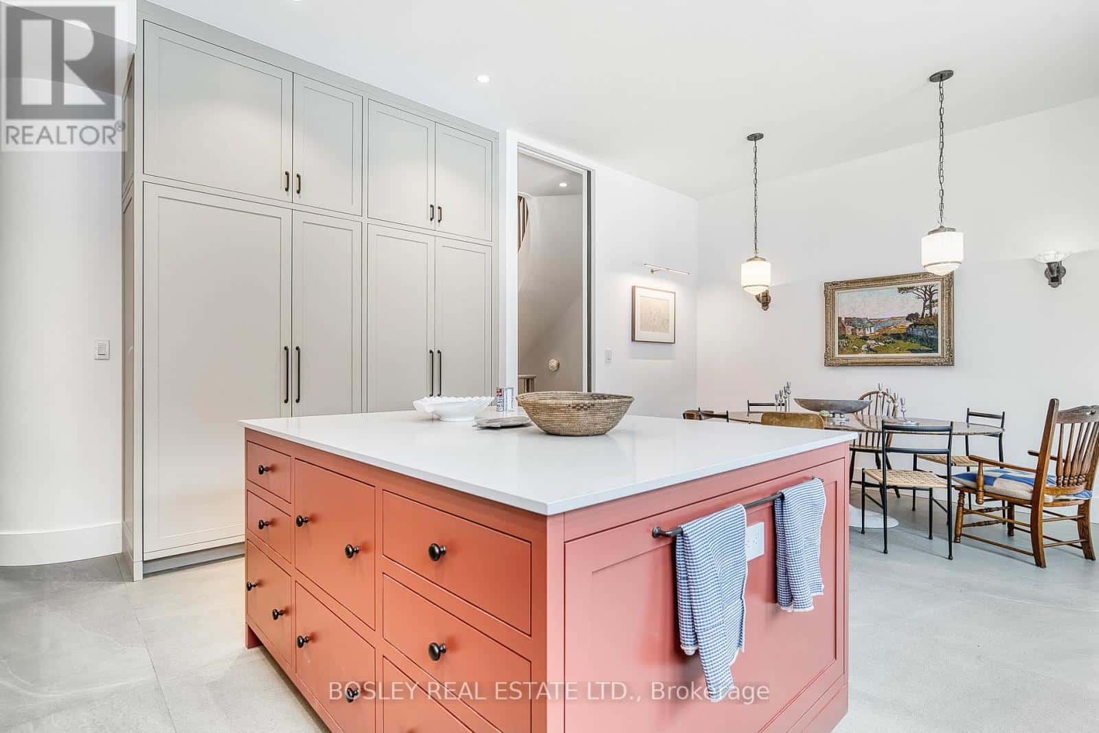 Toronto (Little Portugal) — Toronto (Little Portugal) - Photo 5 of 47