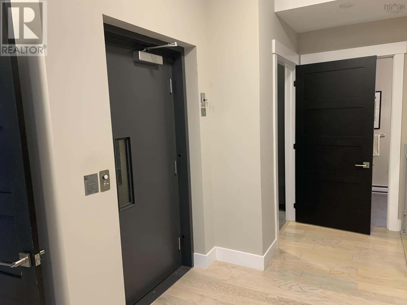 Halifax — Halifax - Photo 5 of 44