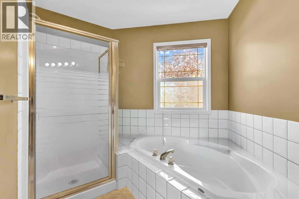 11137 Hidden Valley Drive NW — Calgary - Photo 3 of 35