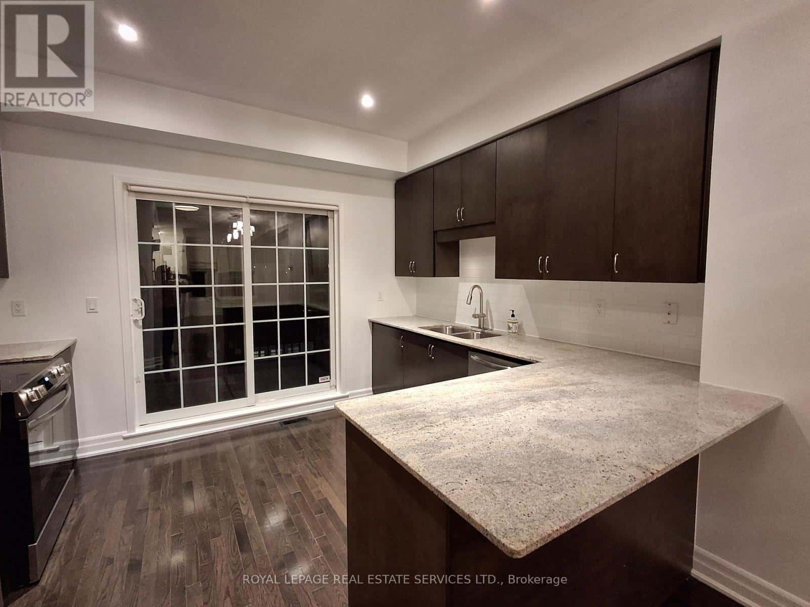 Toronto (High Park-Swansea) — Toronto (High Park-Swansea) - Photo 5 of 24