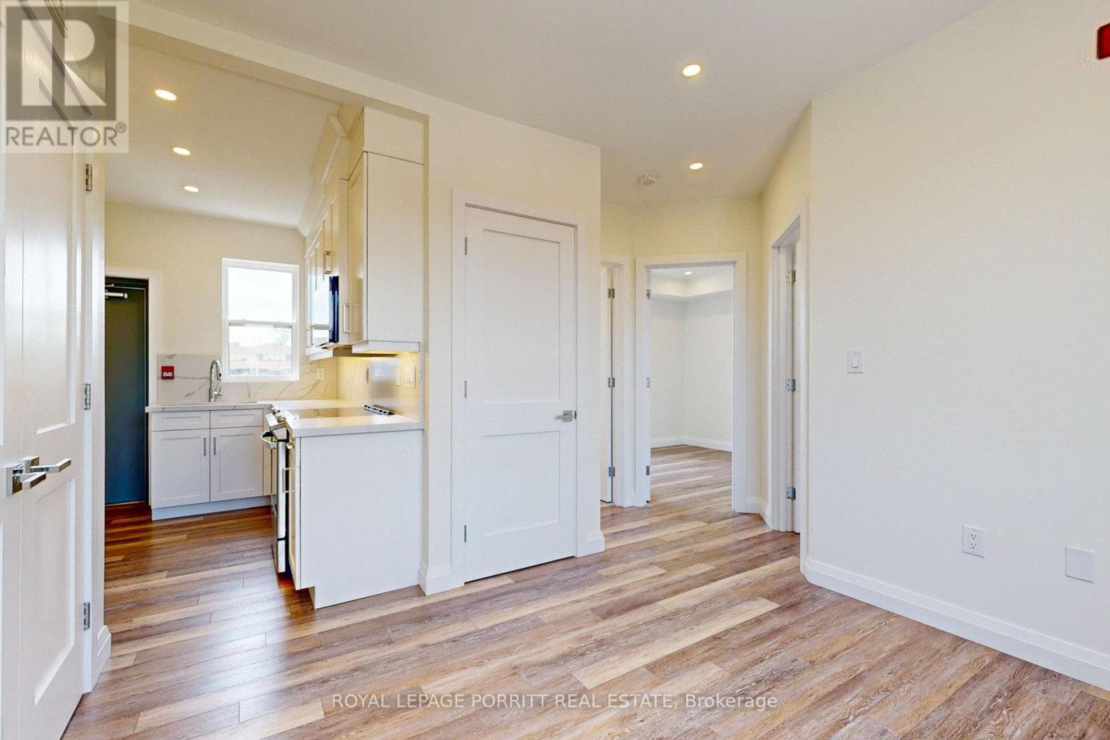 Toronto (Runnymede-Bloor West Village) — Toronto (Runnymede-Bloor West Village) - Main photo