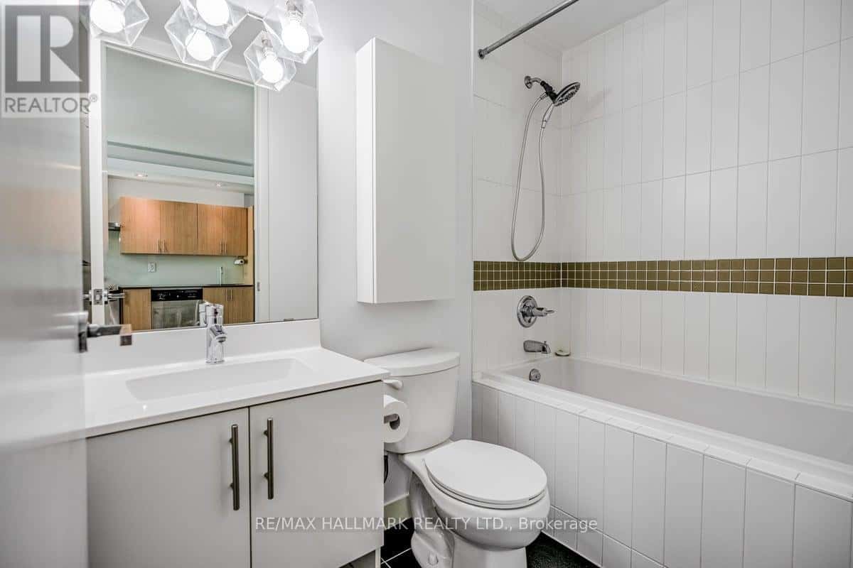 Toronto (Mimico) — Toronto (Mimico) - Photo 3 of 12