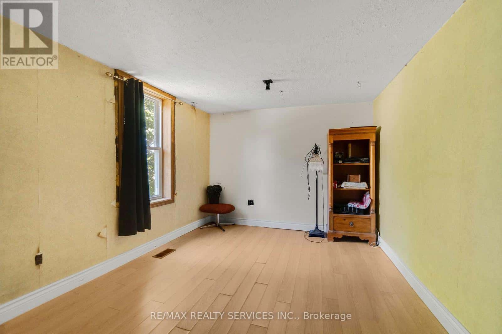 2 PARSONS AVENUE — Caledon (Caledon East) - Photo 5 of 50