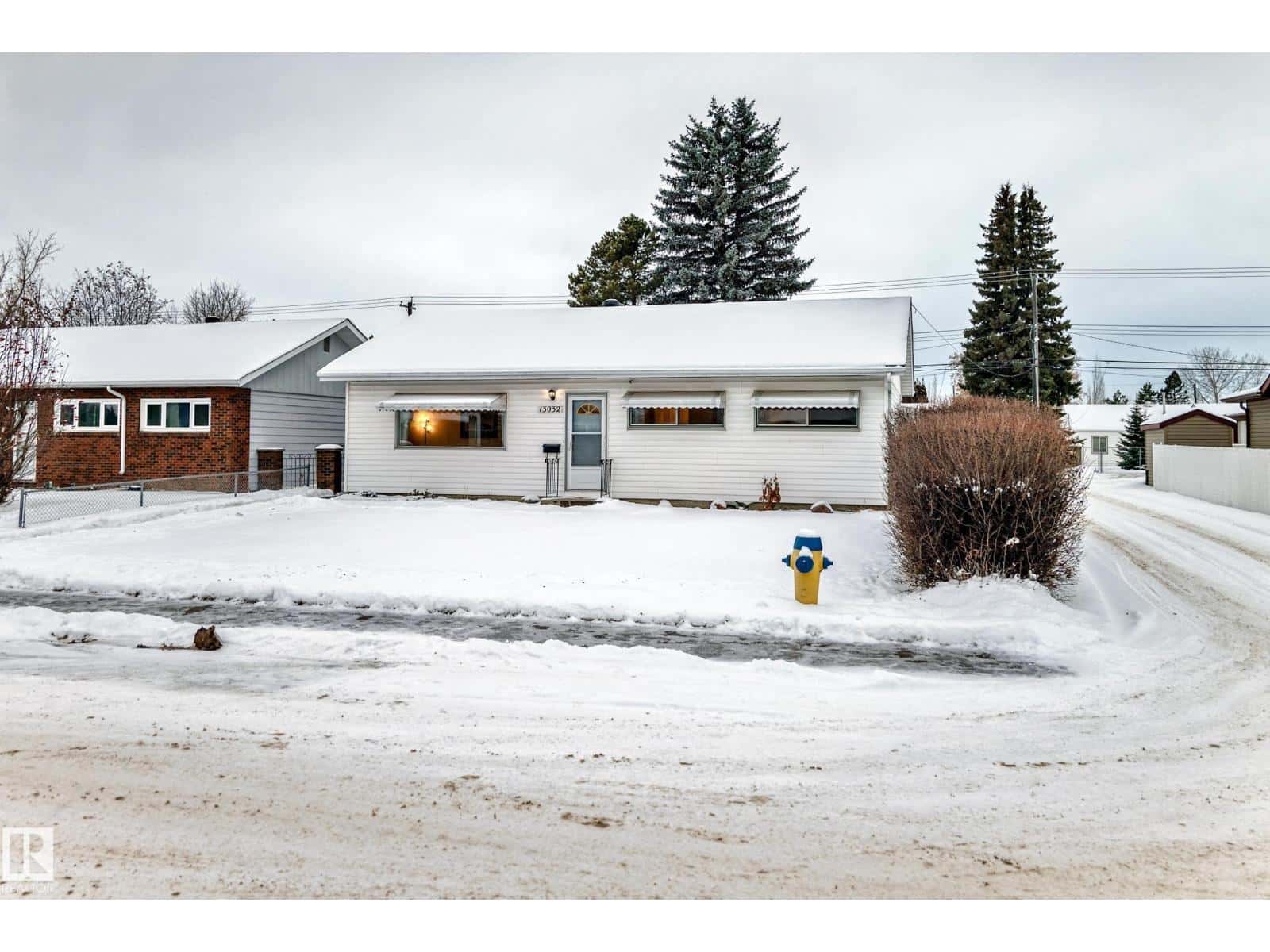 Edmonton — Edmonton - Photo 2 of 47