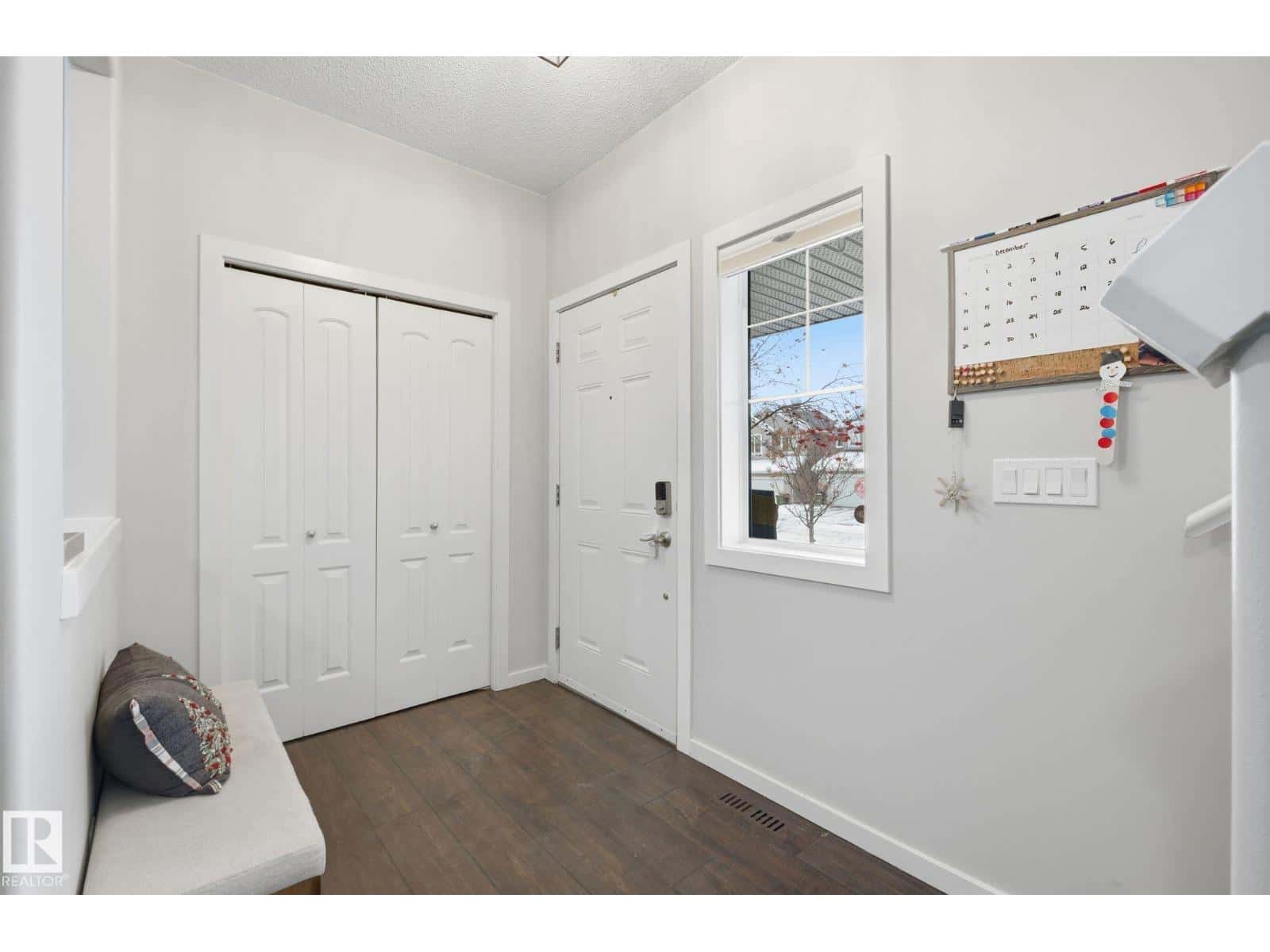 Edmonton — Edmonton - Photo 4 of 37