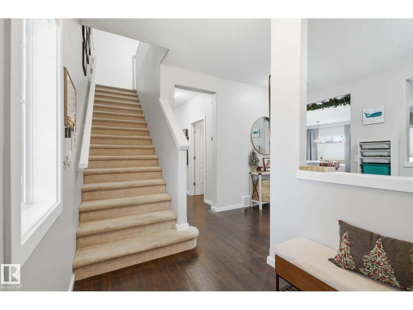 Edmonton — Edmonton - Photo 5 of 37