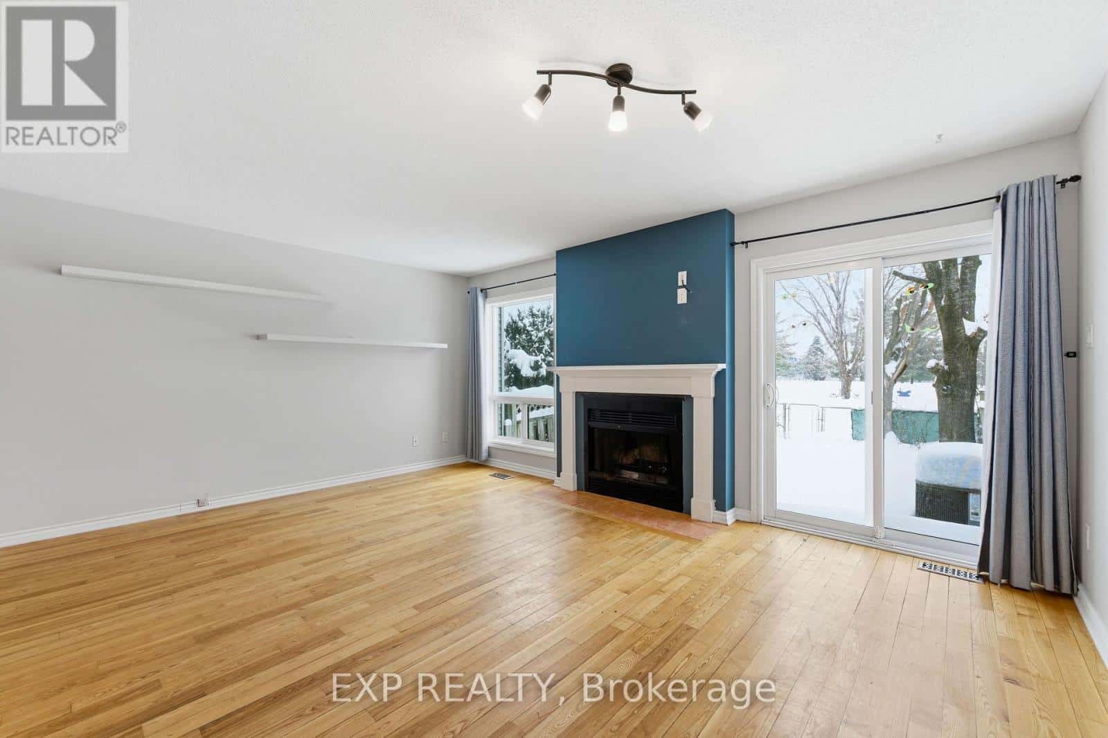 Ottawa — Ottawa - Photo 2 of 27