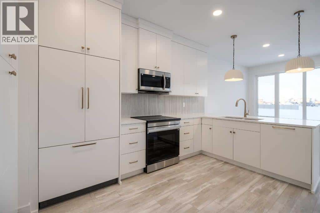 4357 28 Avenue S — Lethbridge, Alberta - Photo 5 of 24