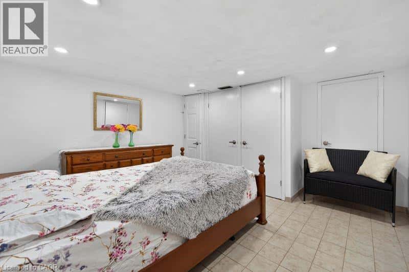 Hamilton — Hamilton - Photo 5 of 18