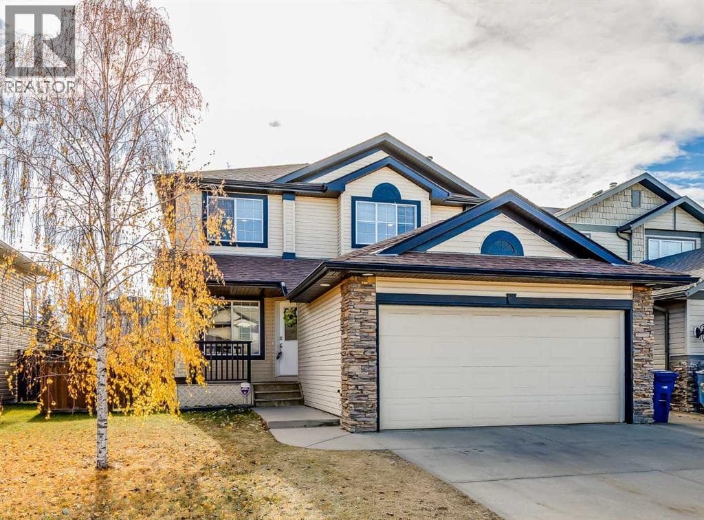 208 Fairways Bay NW — Airdrie, Alberta - Main photo