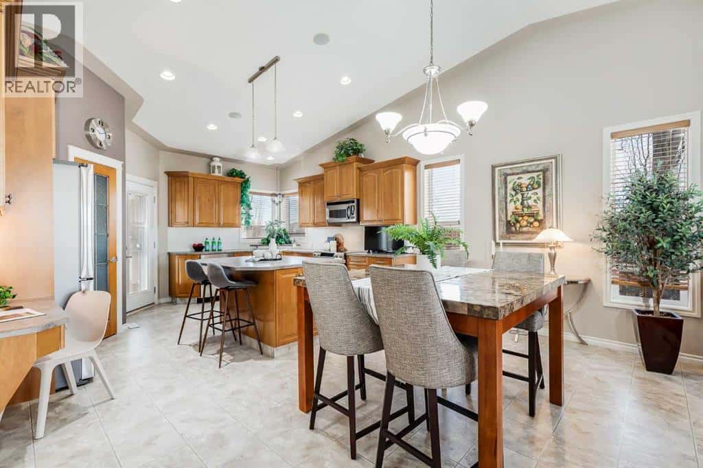 7 Filbert Close — Sylvan Lake, Alberta - Photo 4 of 50