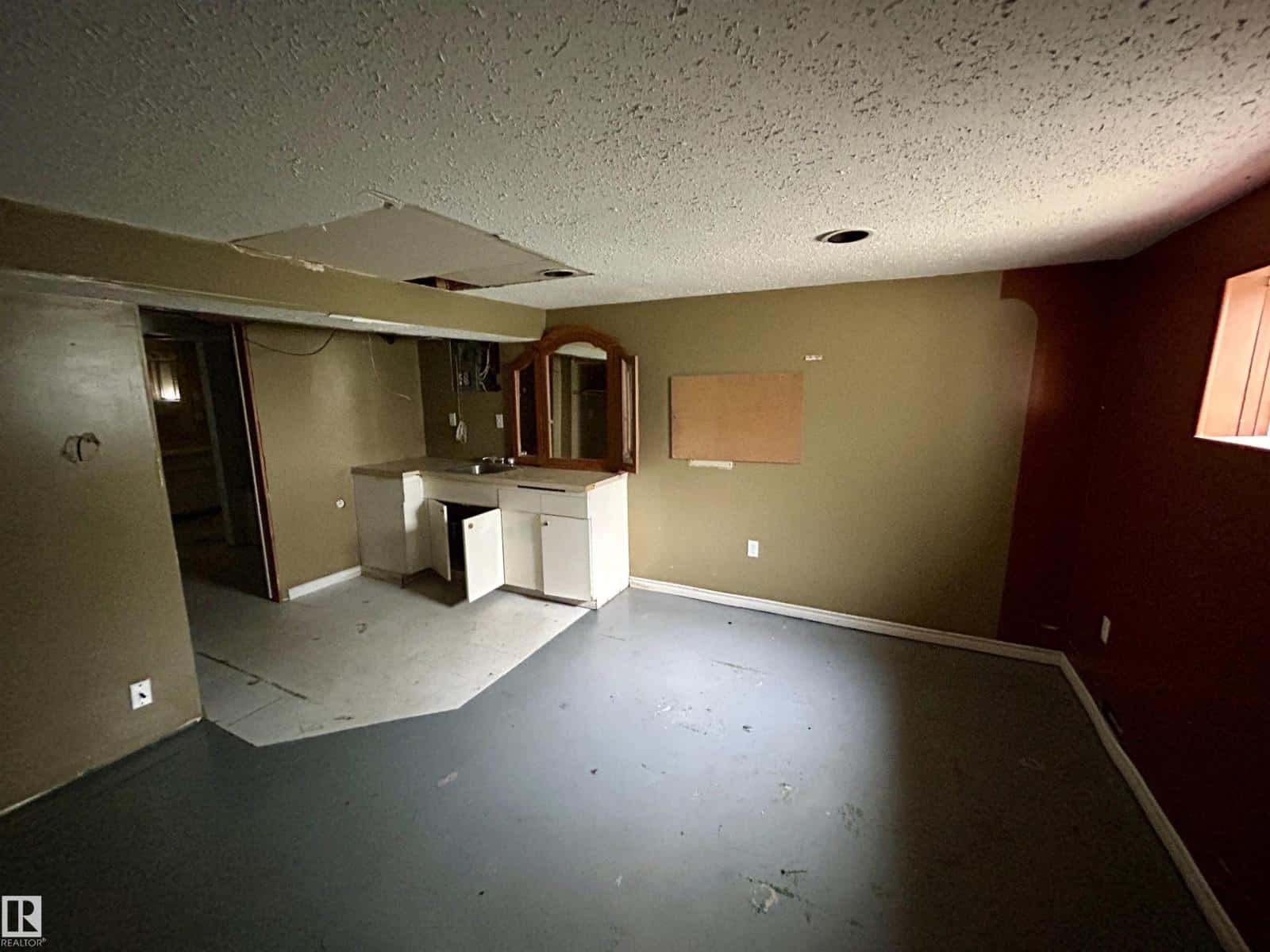 St. Paul Town — St. Paul Town - Photo 5 of 27