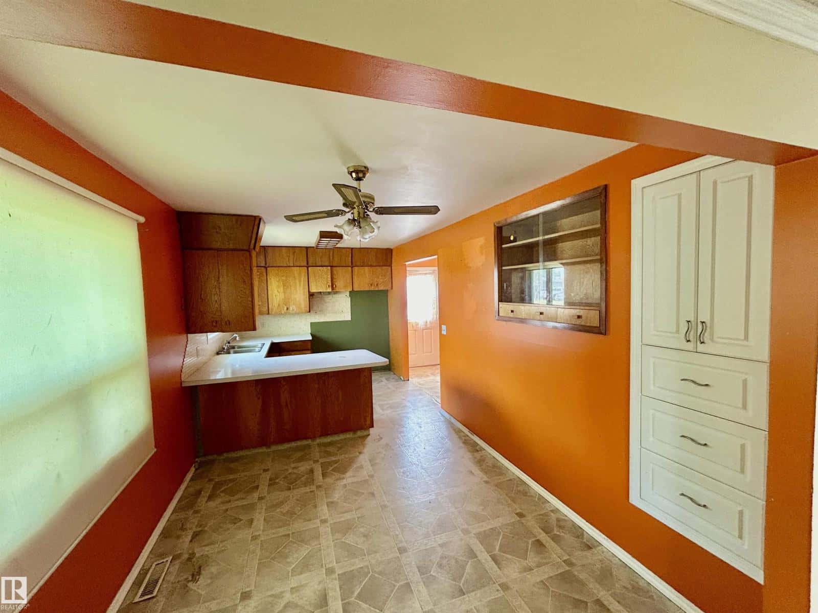 St. Paul Town — St. Paul Town - Photo 2 of 27