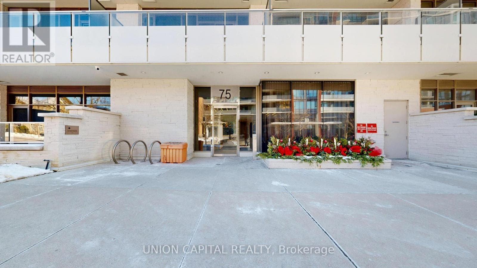 715 - 75 CANTERBURY PLACE — Toronto (Willowdale West) - Main photo