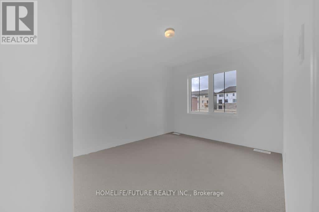 Oshawa (Kedron) — Oshawa (Kedron) - Photo 5 of 17