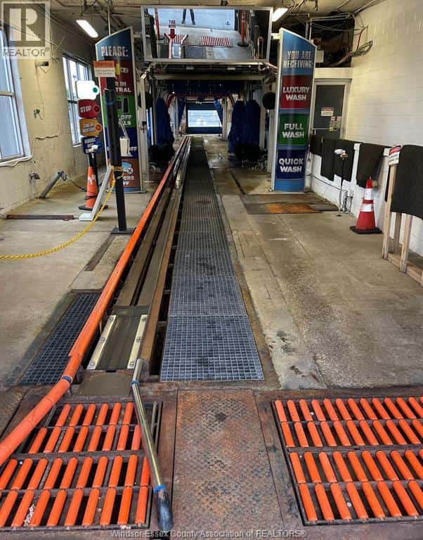 92 ERIE ... — Windsor - Photo 4 of 6