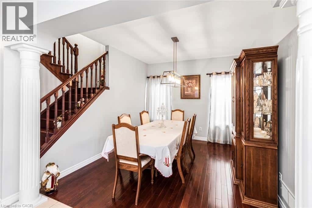 102 ERIKA Crescent — Hamilton - Photo 5 of 33