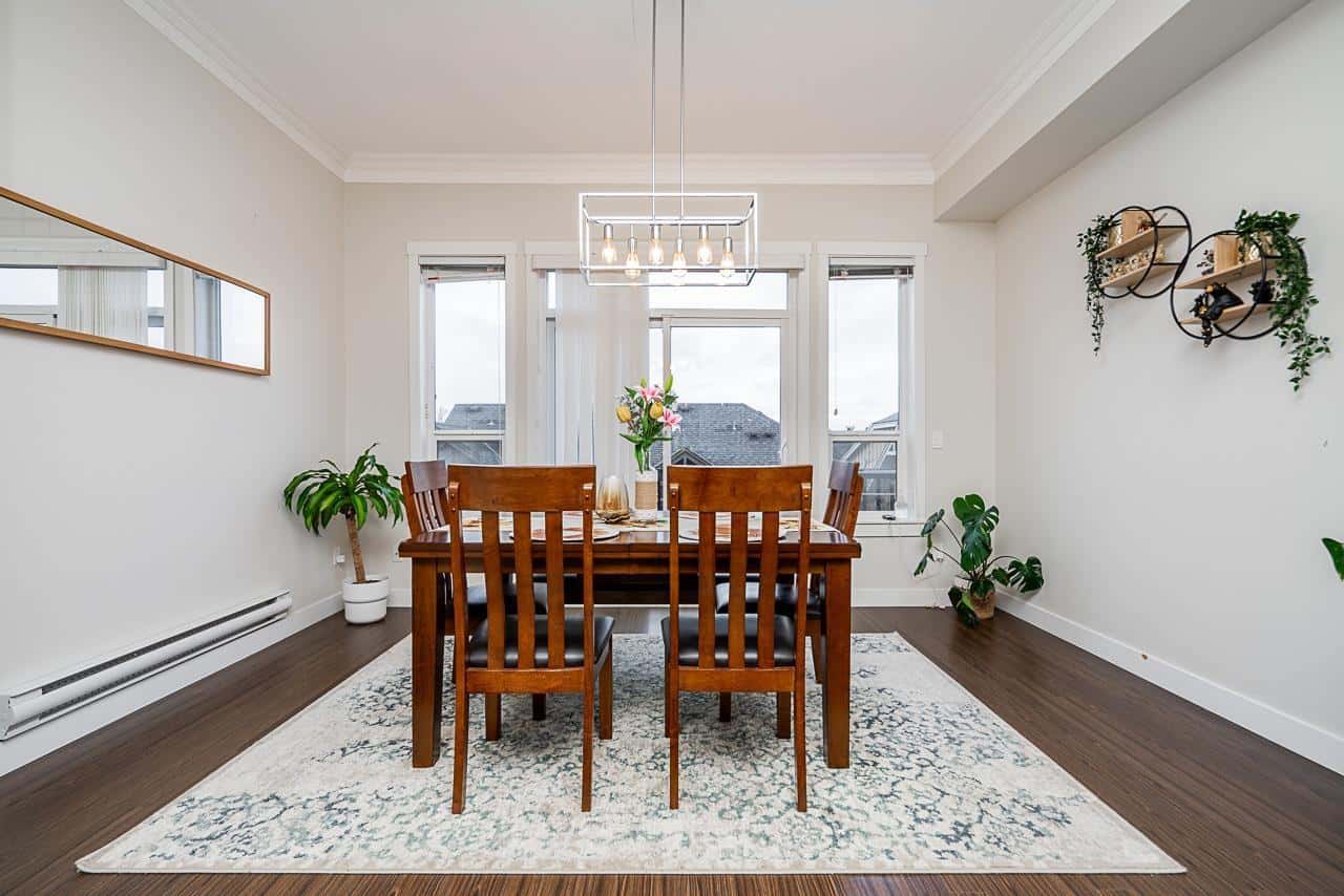 Surrey — Surrey - Photo 4 of 33