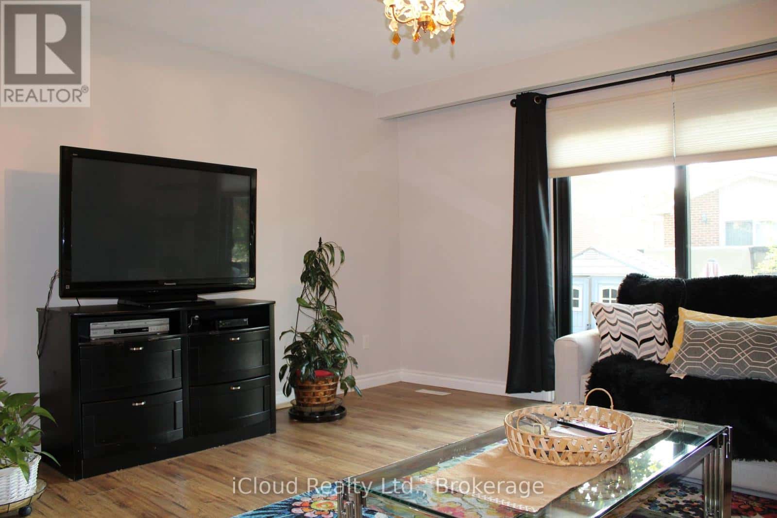 Brampton (Westgate) — Brampton (Westgate) - Photo 3 of 29