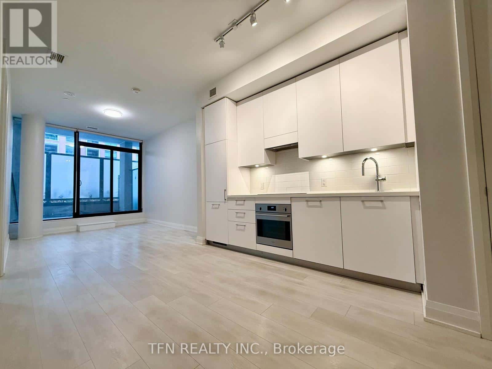 Toronto (Thorncliffe Park) — Toronto (Thorncliffe Park) - Photo 5 of 22