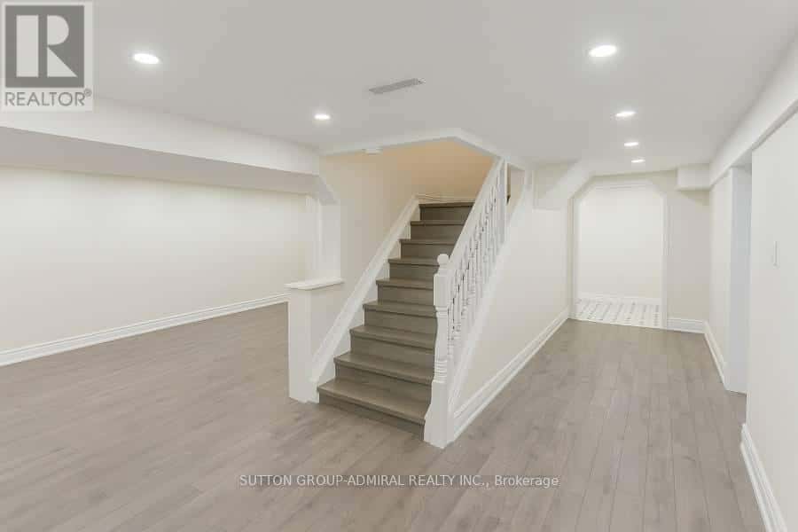 Vaughan (Brownridge) — Vaughan (Brownridge) - Photo 2 of 8