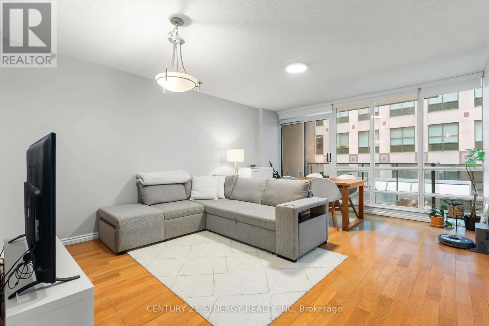 Toronto (Waterfront Communities) — Toronto (Waterfront Communities) - Photo 5 of 28